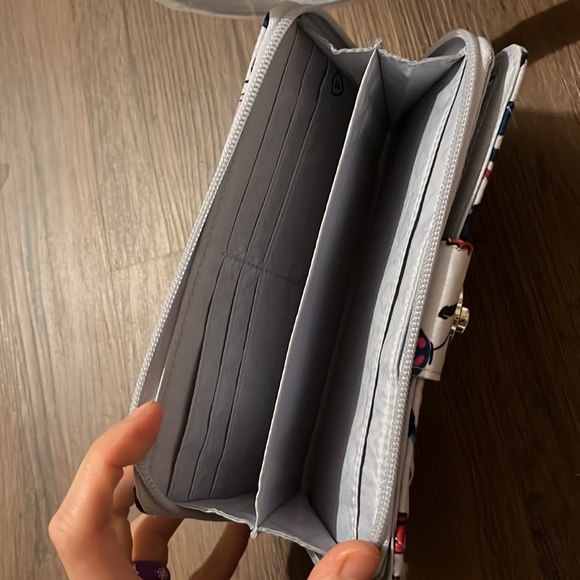 NEW with tags Vera Bradley matching purse and wallet. Vineyard floral design - Picture 5 of 10